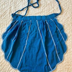 Blue Scalloped Tie-waist Apron with Rickrack Trim
